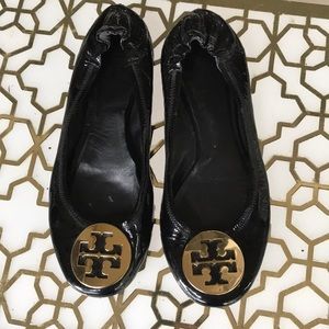 Tory Burch patent leather flats - black - size 8